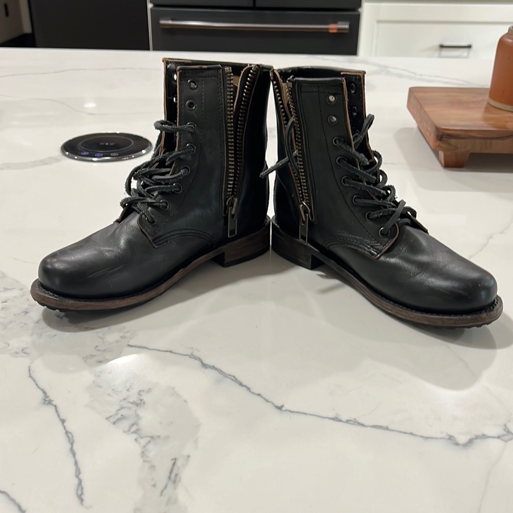 Free bird Manchester boots
